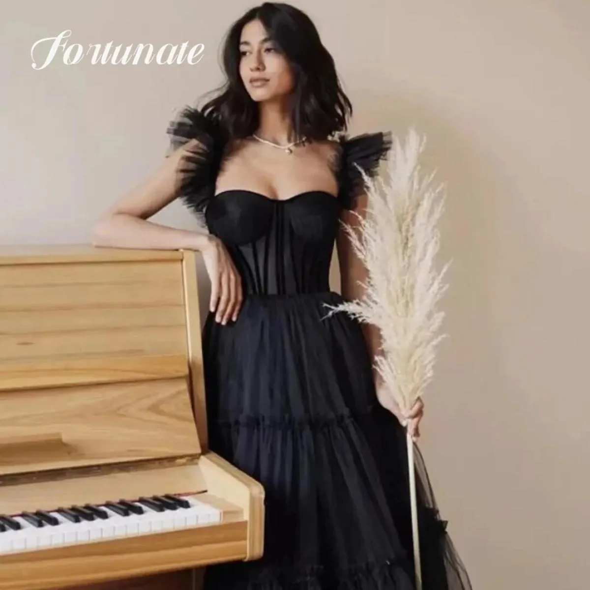 Abito Quinceanera corto nero squisito Abito da sera per donna con scollo a barchetta e scollo a barchetta, linea a trapezio, 2